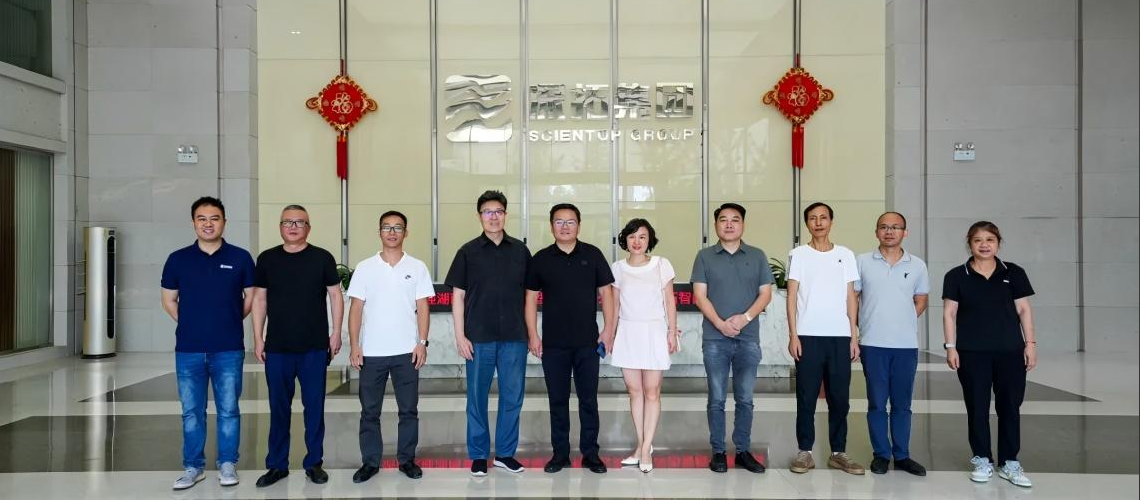 这套智能包装产线出圈了！包装企业来深拓智能考察智能包装解决方案